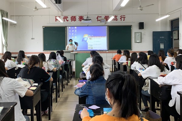 四川高职院校川南幼专首批返校学子回归课堂